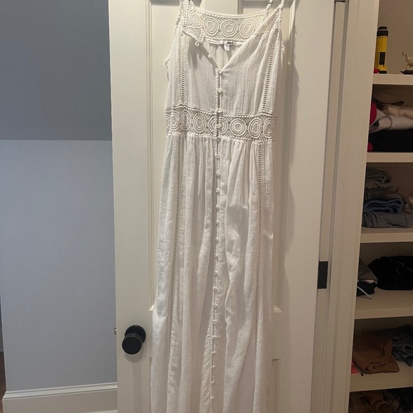 White Linen Maxi Dress - Picture 1 of 4